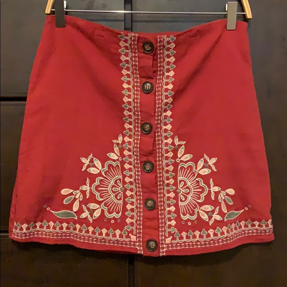 Embroidered skirt